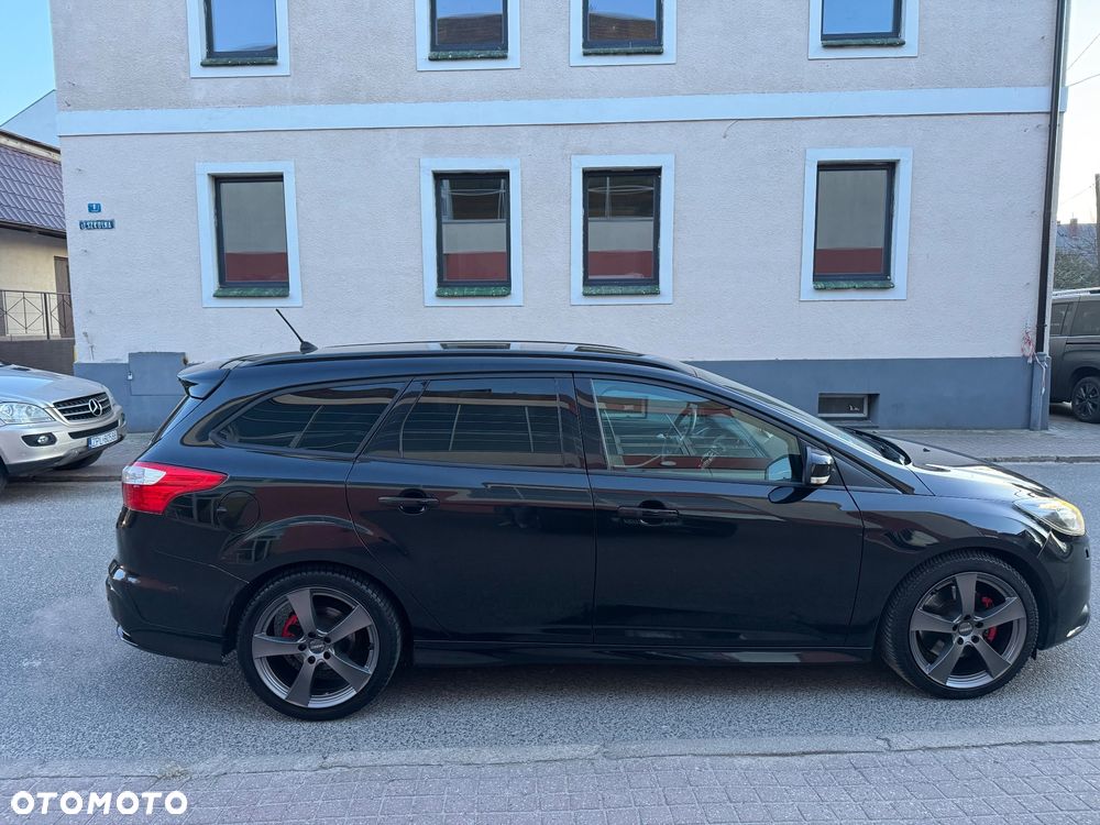 Ford Focus 2.0 EcoBoost ST mit Leder-Sport-Paket - 8