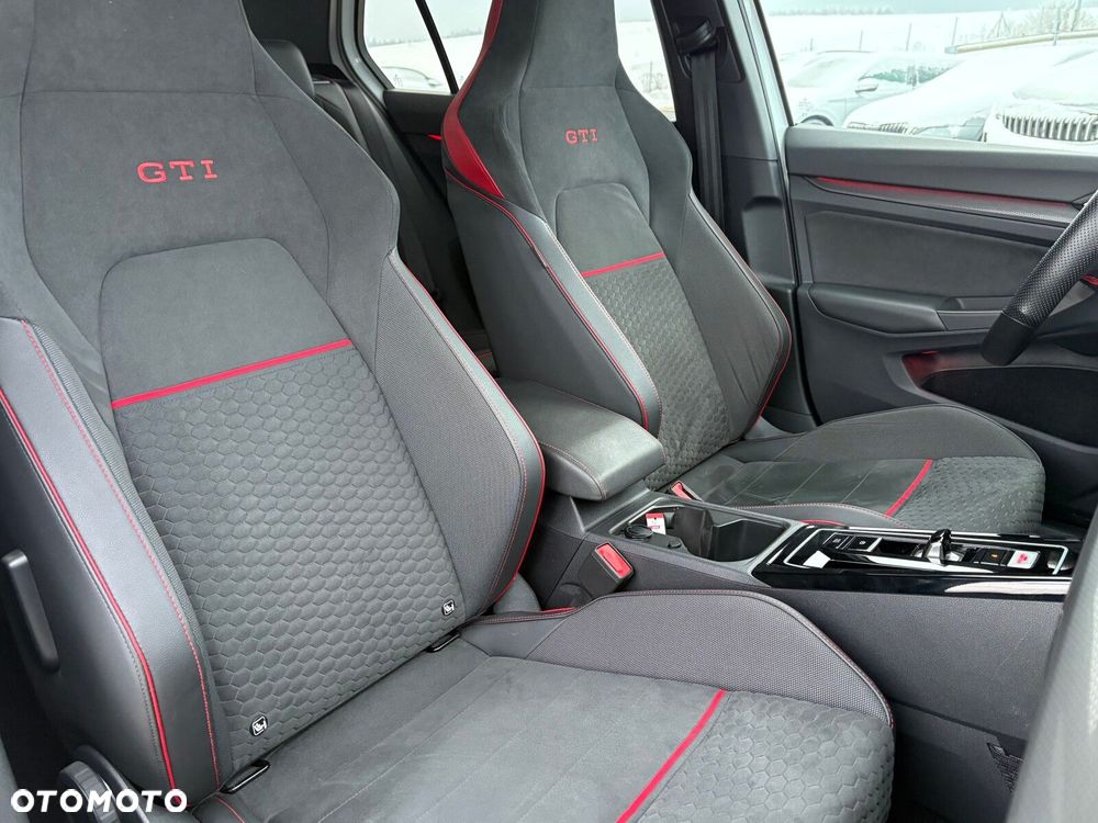 Volkswagen Golf - 19