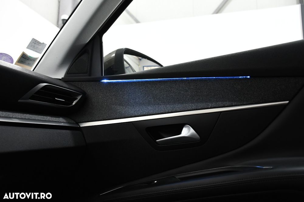 Peugeot 3008 PureTech 130 Stop & Start Allure - 24