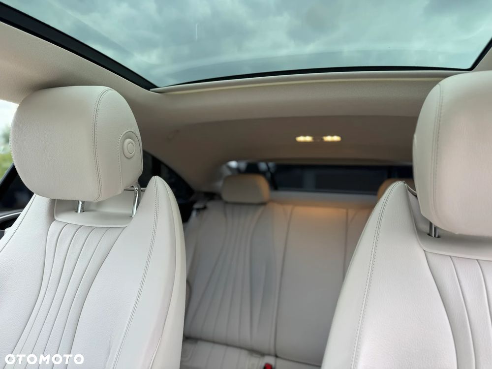 Mercedes-Benz Klasa E 400 4-Matic 9G-TRONIC - 22