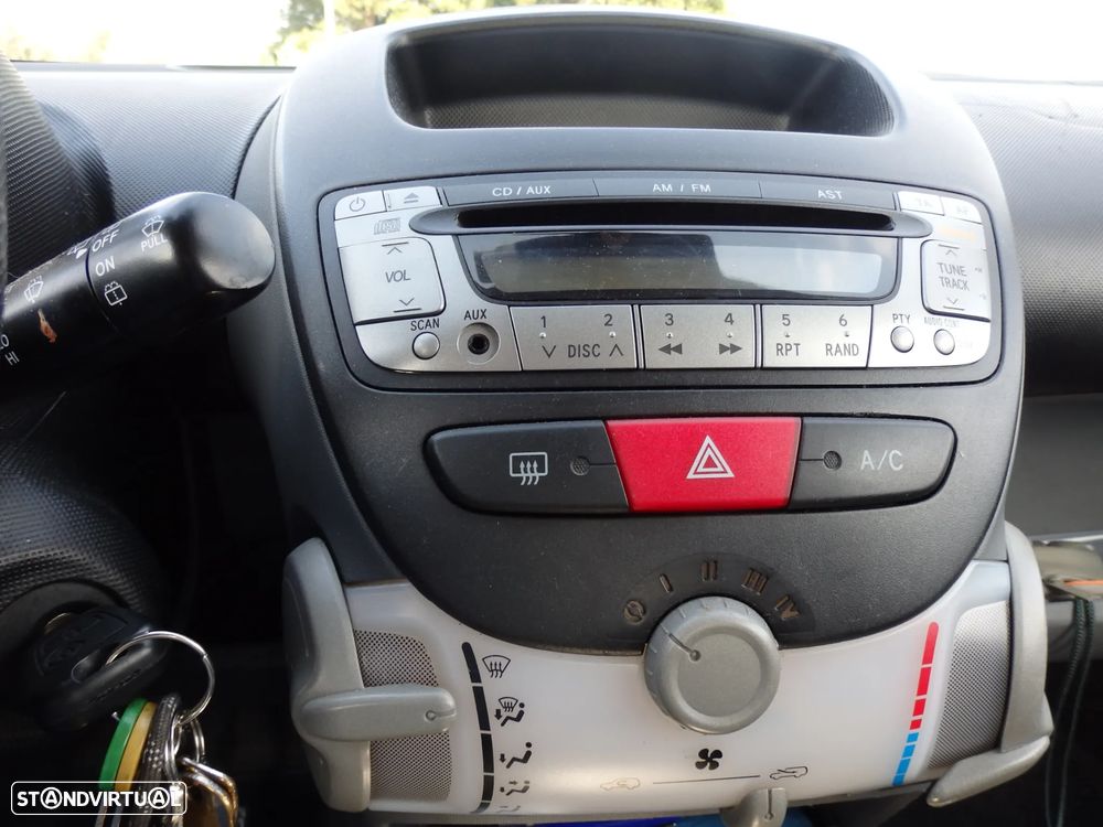Peugeot 107 1.0 Urban 2 Tronic - 6