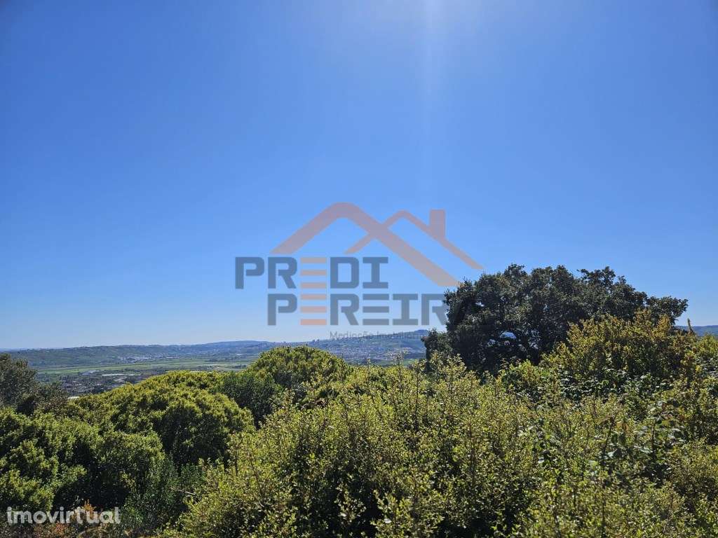 Situado em Pintéus/Loures - Terreno rústico com 320 m2 - Excelente ... - Grande imagem: 3/21