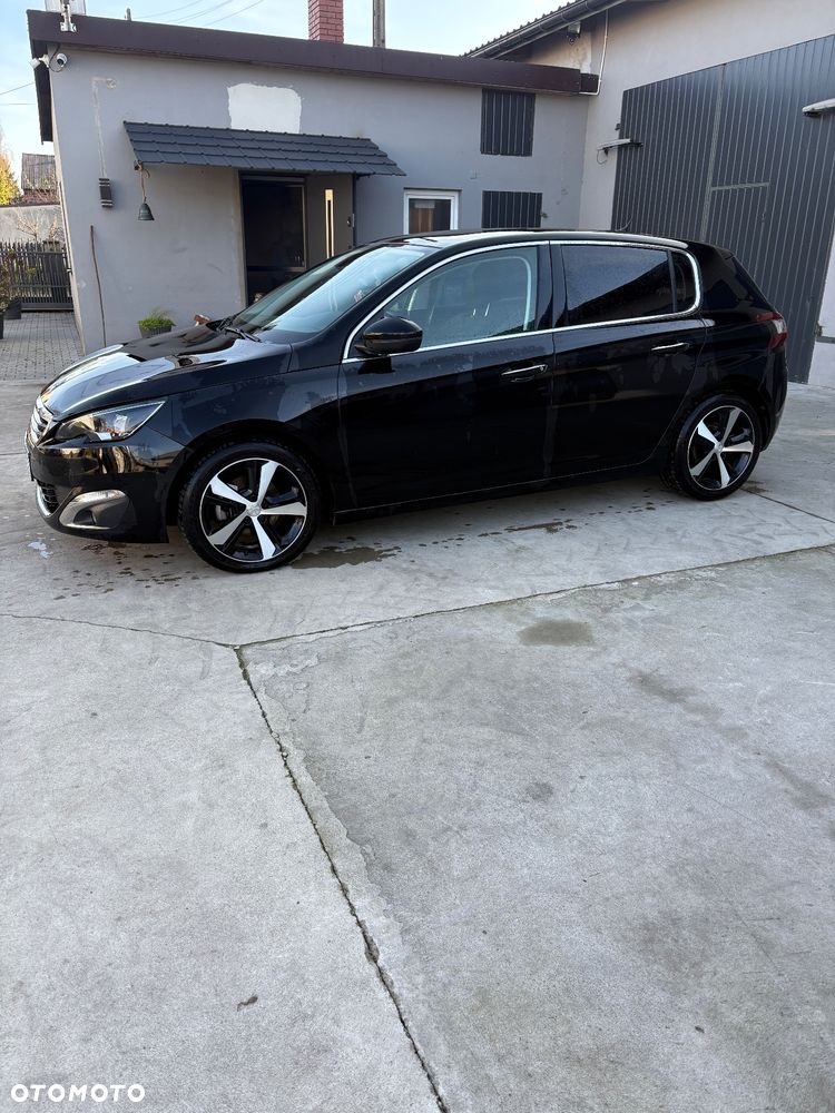 Peugeot 308 - 8