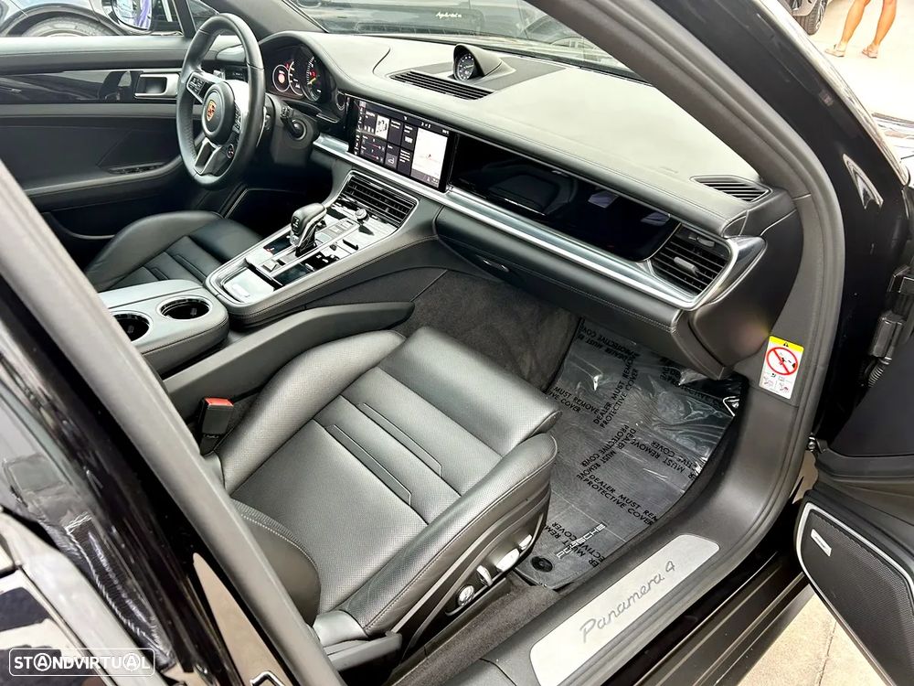 Porsche Panamera 4 E-Hybrid - 26