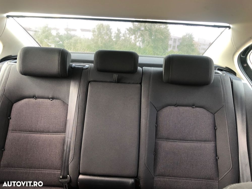 Volkswagen Passat 1.6 TDI DSG Comfortline - 22