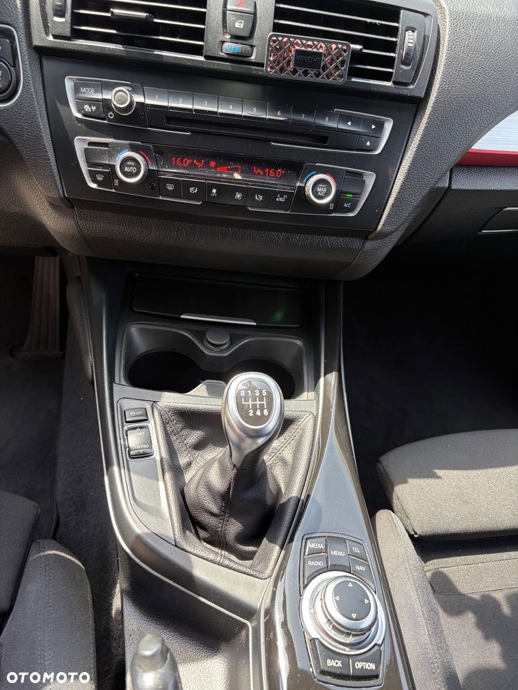 BMW Seria 2 218d Sport Line - 22