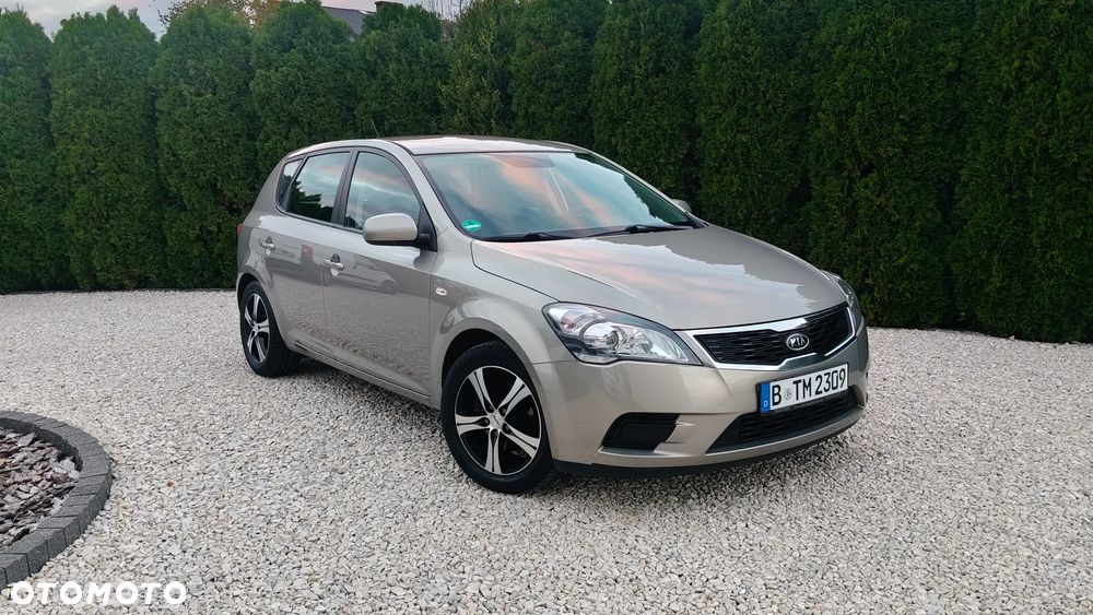Kia Ceed 1.4 CVVT Spirit - 11
