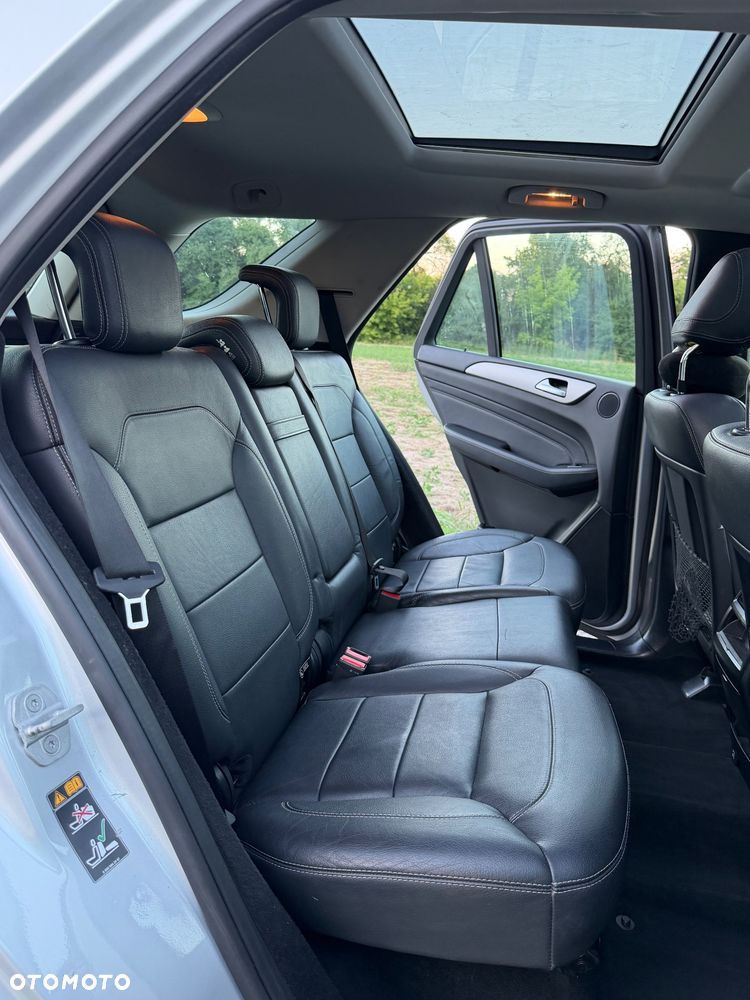 Mercedes-Benz ML - 12