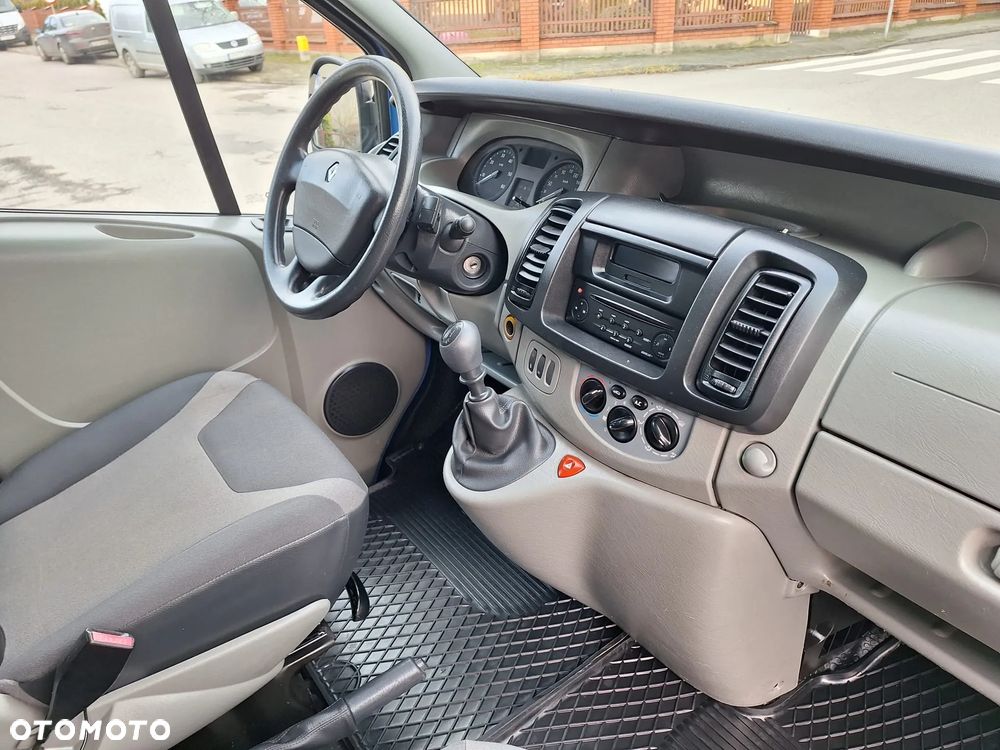 Renault Trafic - 22