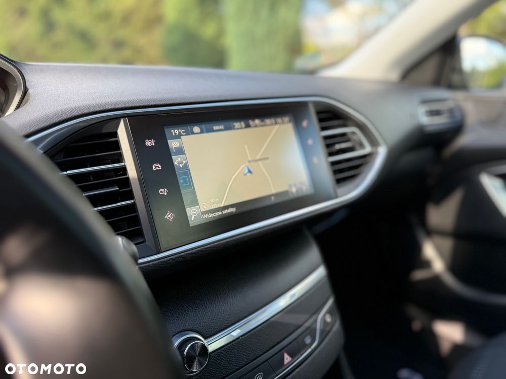 Peugeot 308 1.6 BlueHDi Allure S&S - 10