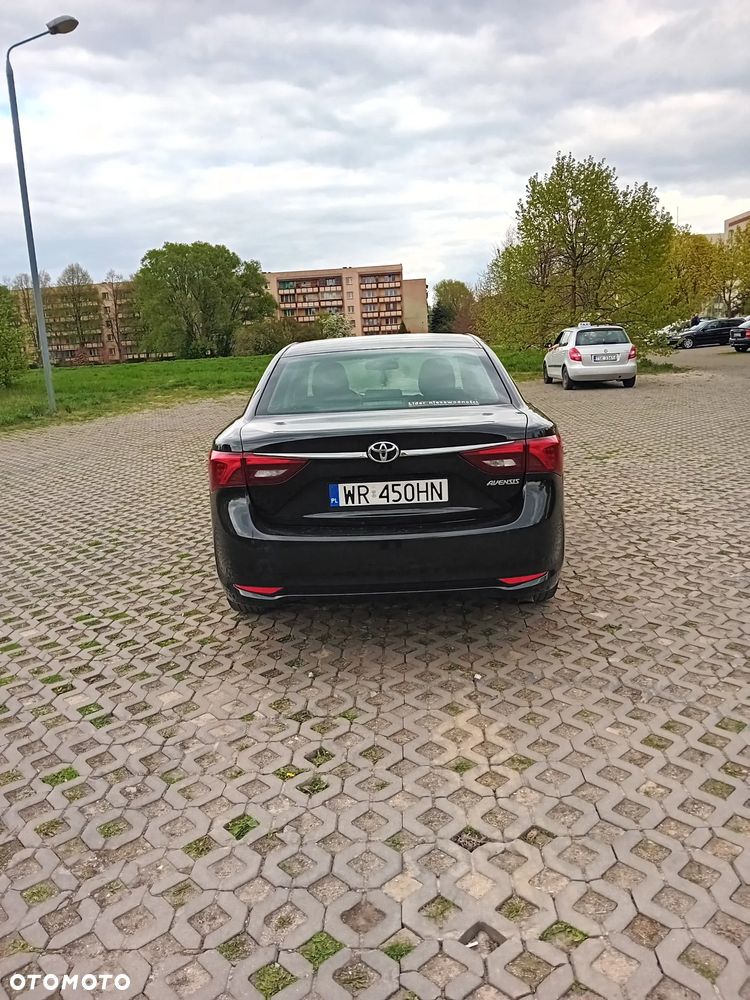 Toyota Avensis 2.0 D-4D Prestige - 2