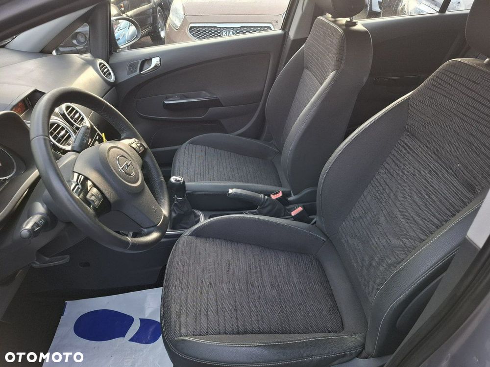 Opel Corsa 1.2 16V Essentia - 13