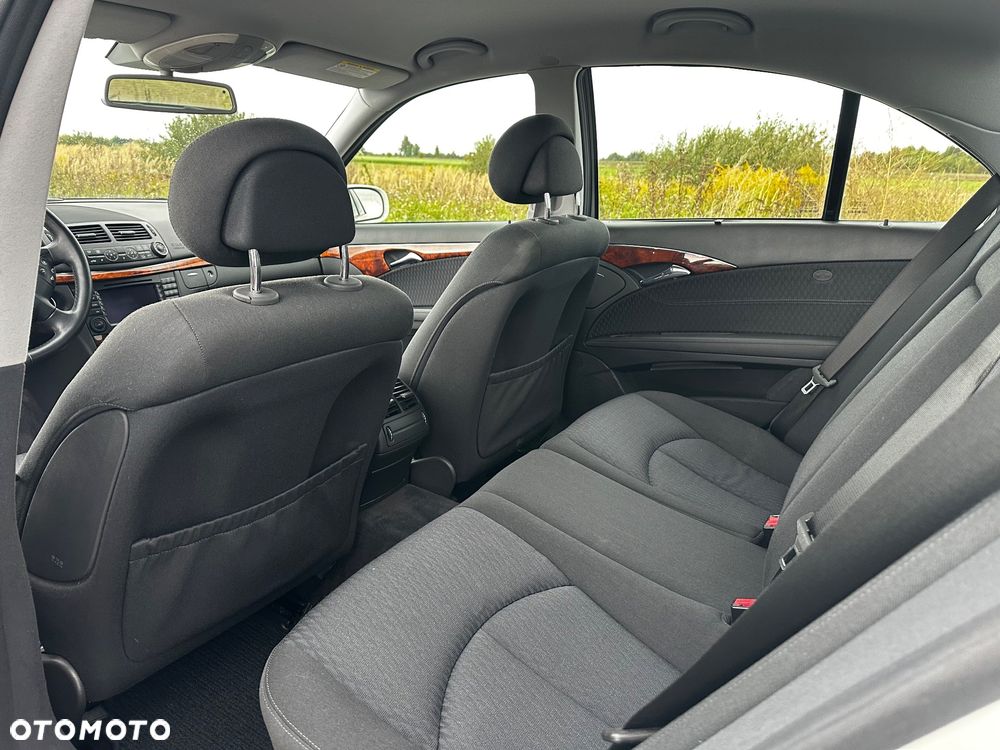 Mercedes-Benz Klasa E 350 4Matic Automatik Classic - 13