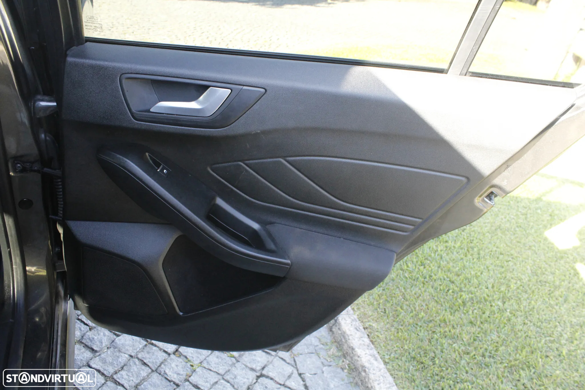 Ford Focus 1.0 EcoBoost MHEV ST-Line - 34