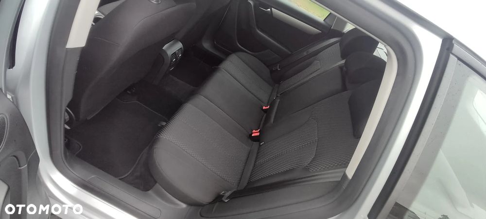 Volkswagen Passat 1.4 TSI BMT Comfortline - 28