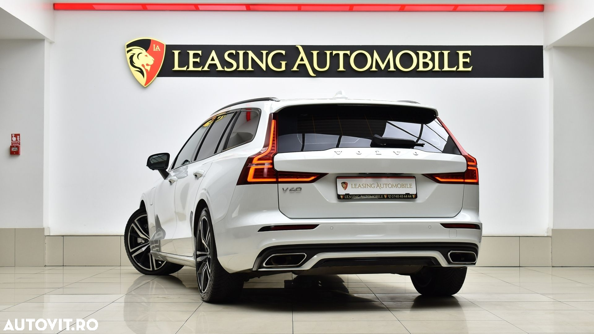 Volvo V60 T6 AWD Recharge Geartronic RDesign - 6
