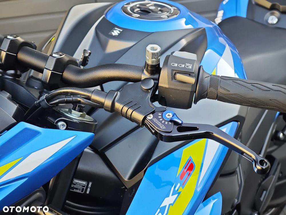 Suzuki GSX - 29