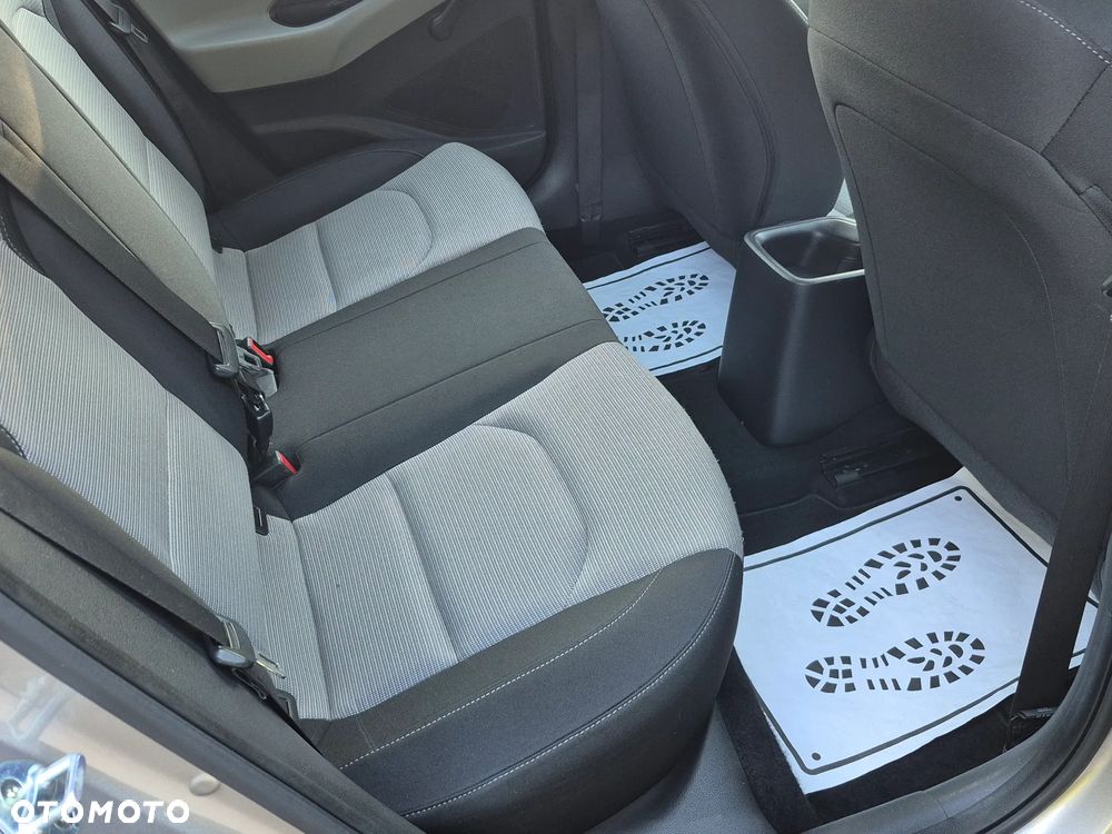 Hyundai i30 1.4 Family - 11