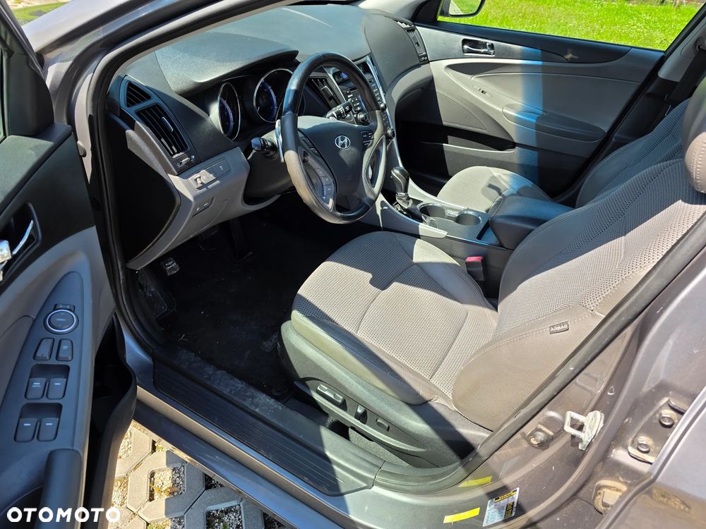 Hyundai Sonata - 7