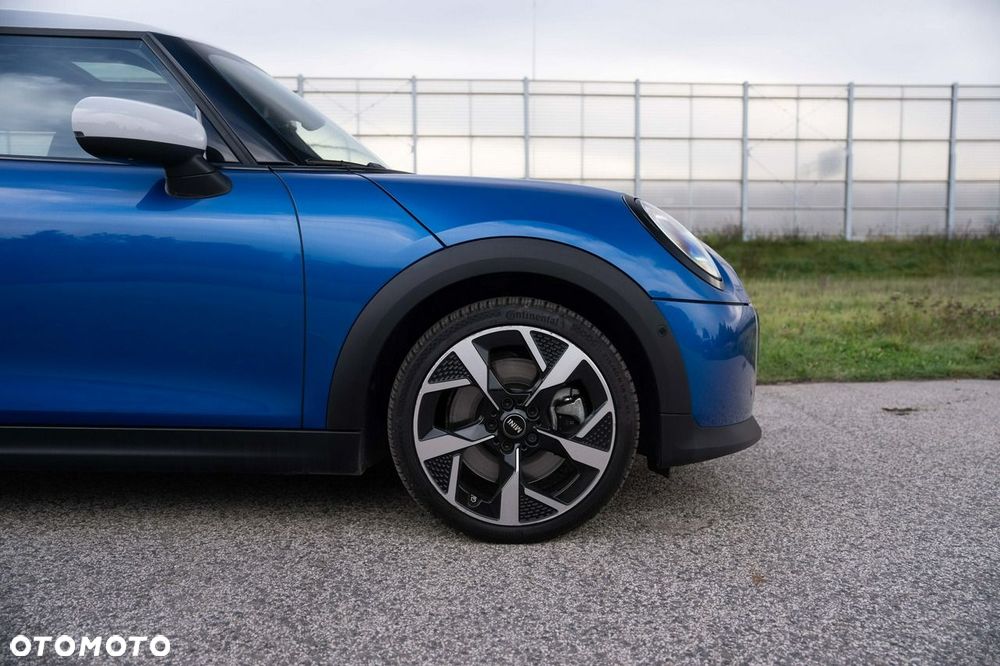 MINI Cooper S Favoured Trim - 9