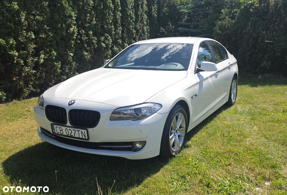 BMW Seria 5 528i - 1