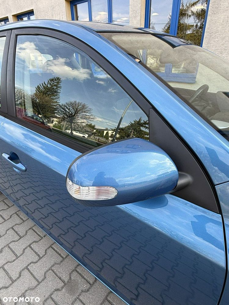Kia Ceed - 12