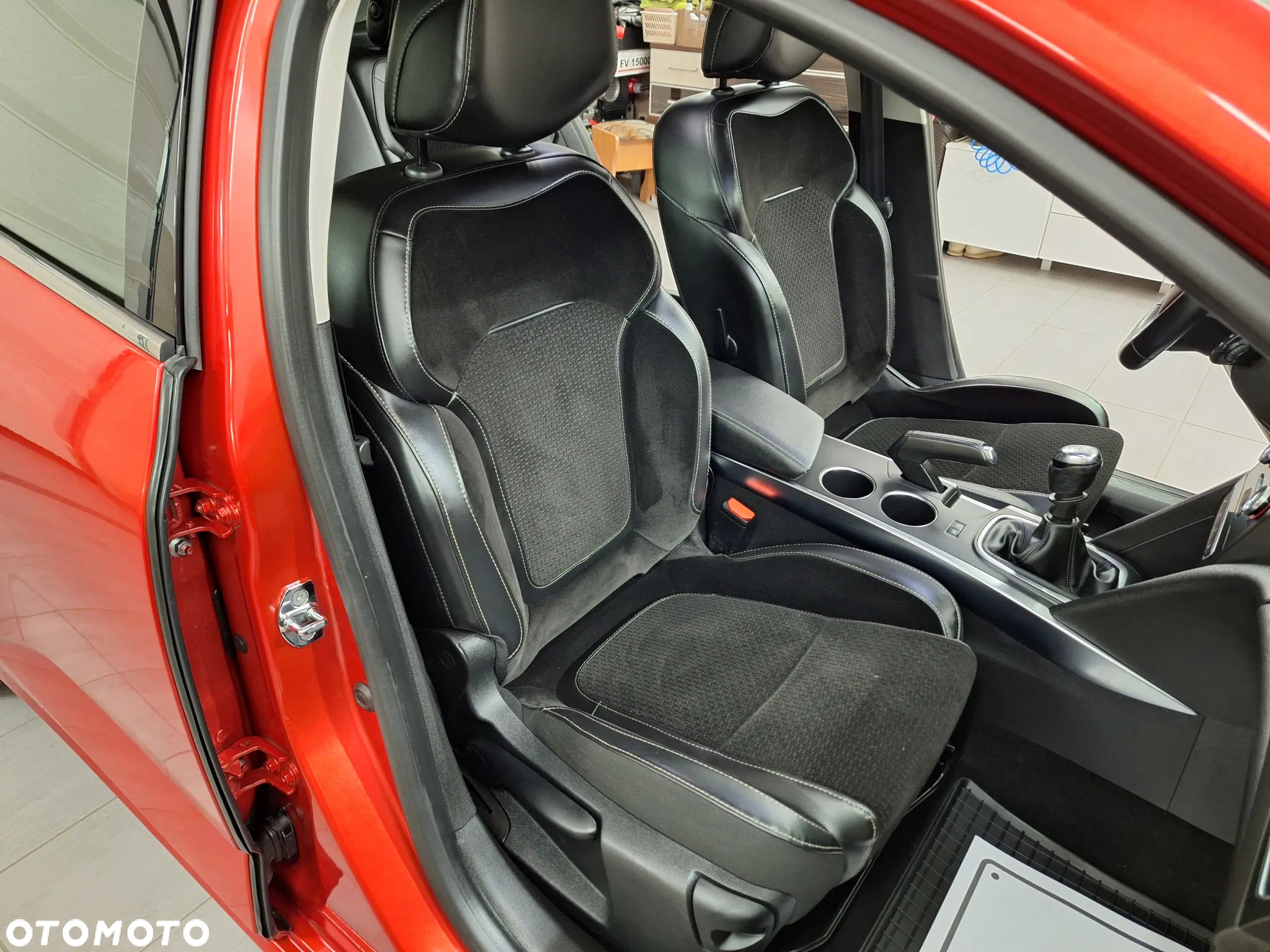 Renault Megane ENERGY TCe 130 BUSINESS - 25