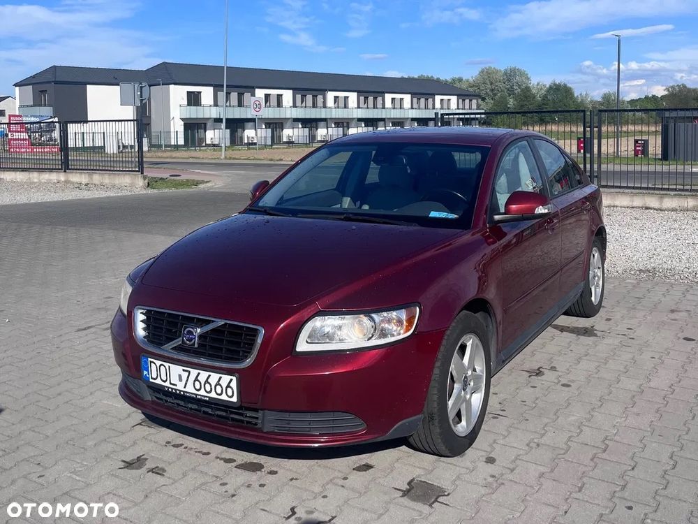 Volvo S40 2.0D Momentum - 1