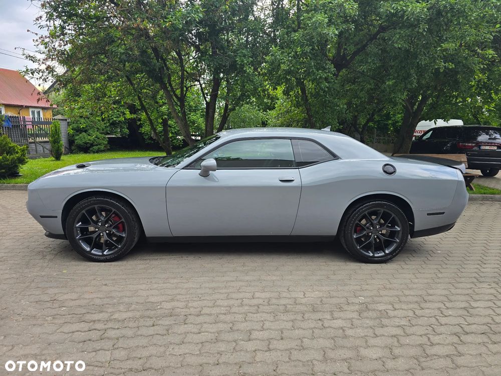 Dodge Challenger - 4