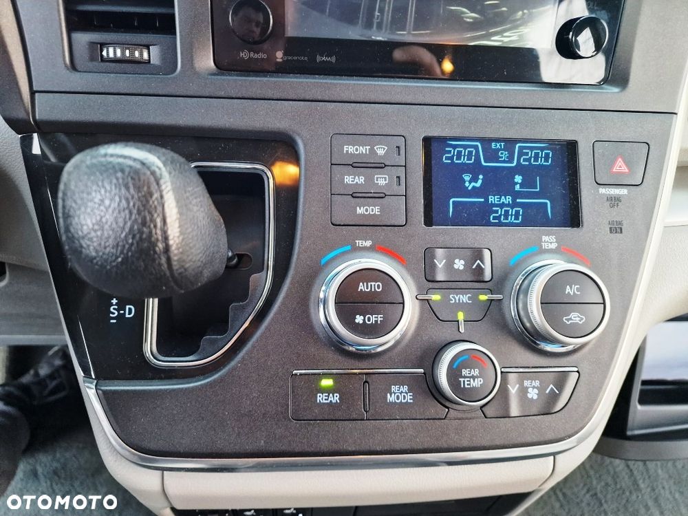 Toyota Sienna - 34