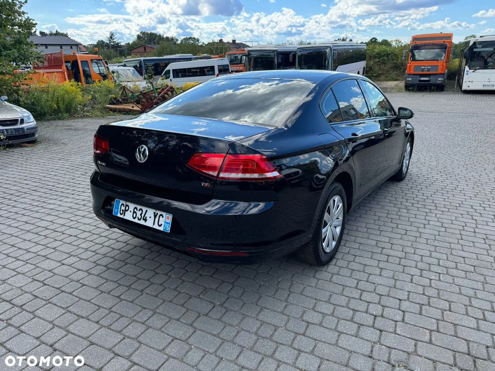 Volkswagen Passat - 6