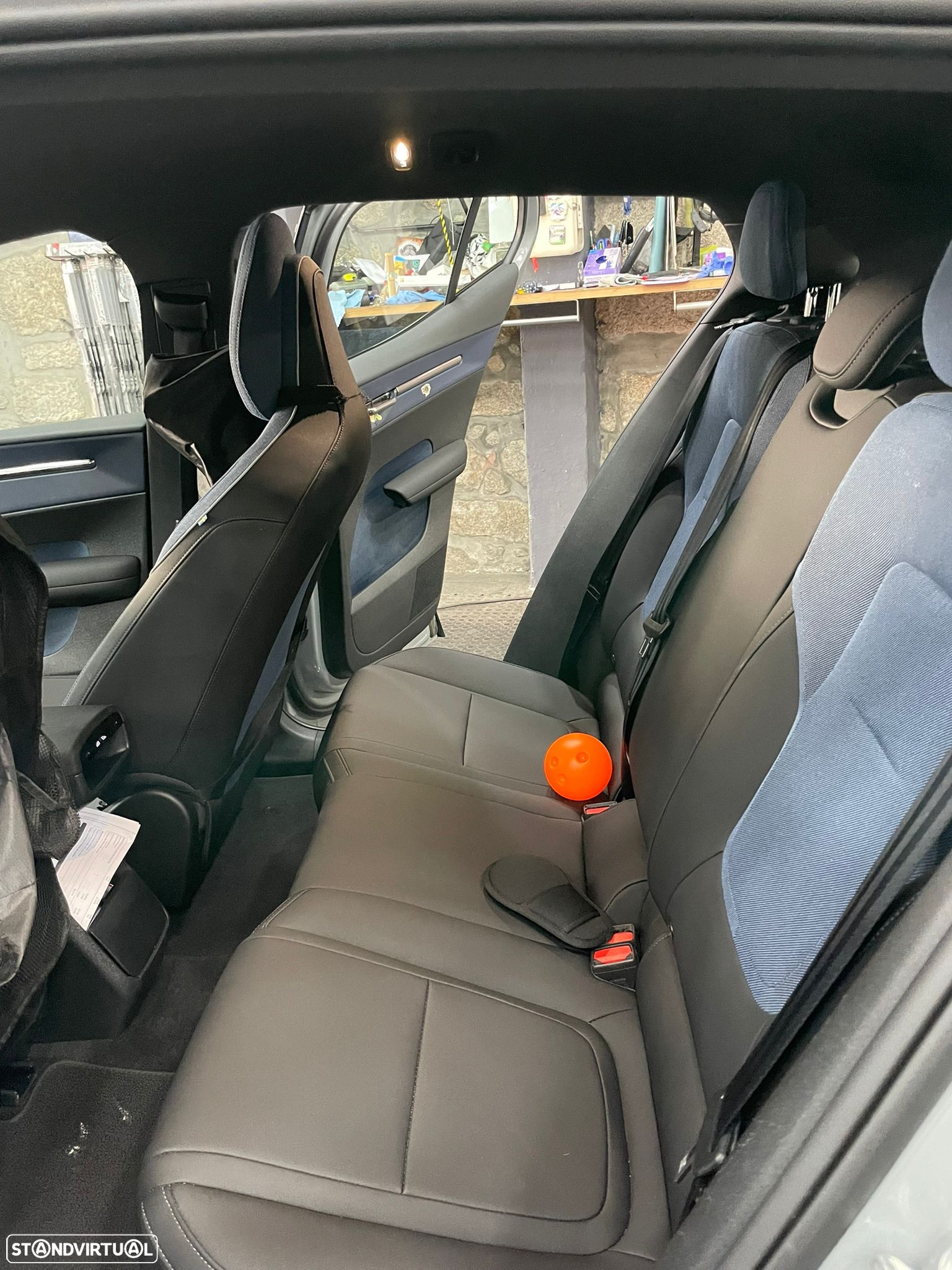 Volvo EX30 51 kWh Single Motor Core - 12