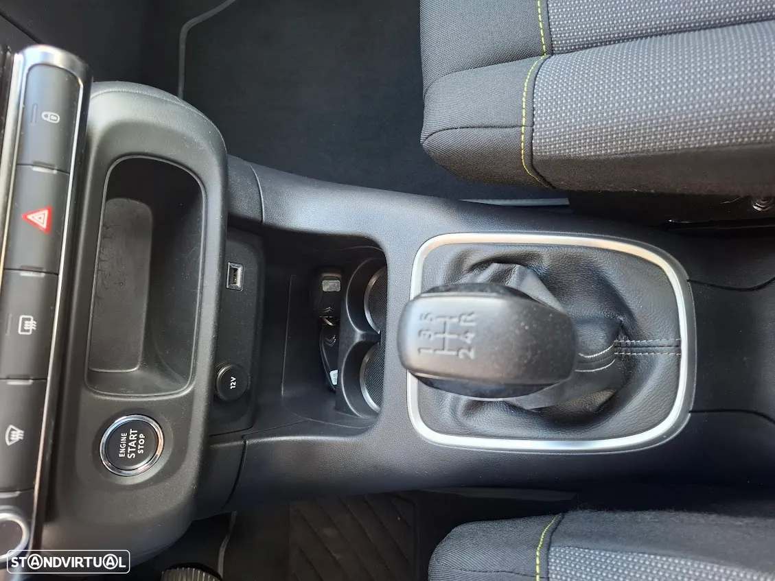 Citroën C3 1.2 PureTech Shine - 22