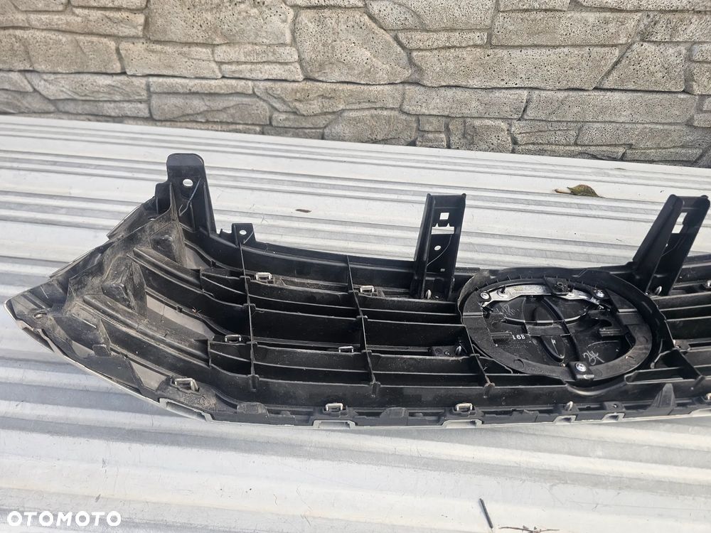 Toyota Hilux VIII 8 15-18r atrapa kratka grill w zderzak ORYGINAŁ - 4