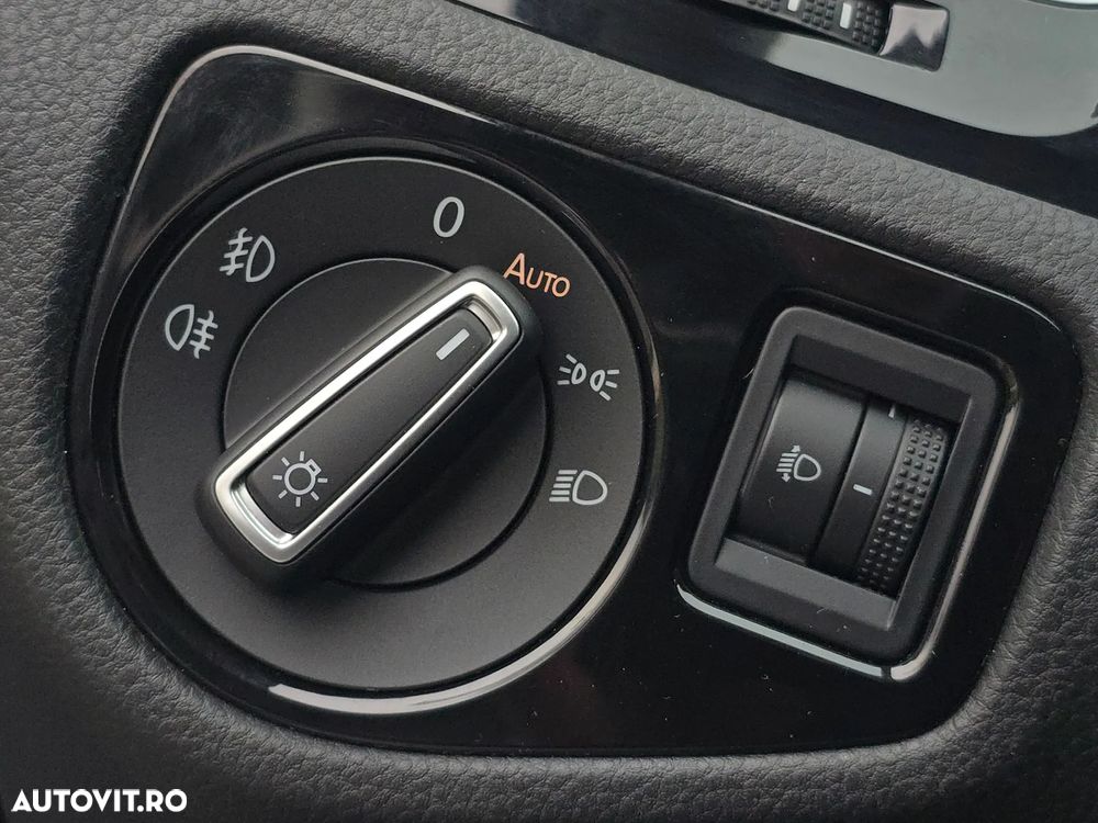 Volkswagen Golf 2.0 TDI BlueMotion Technology Cup - 29