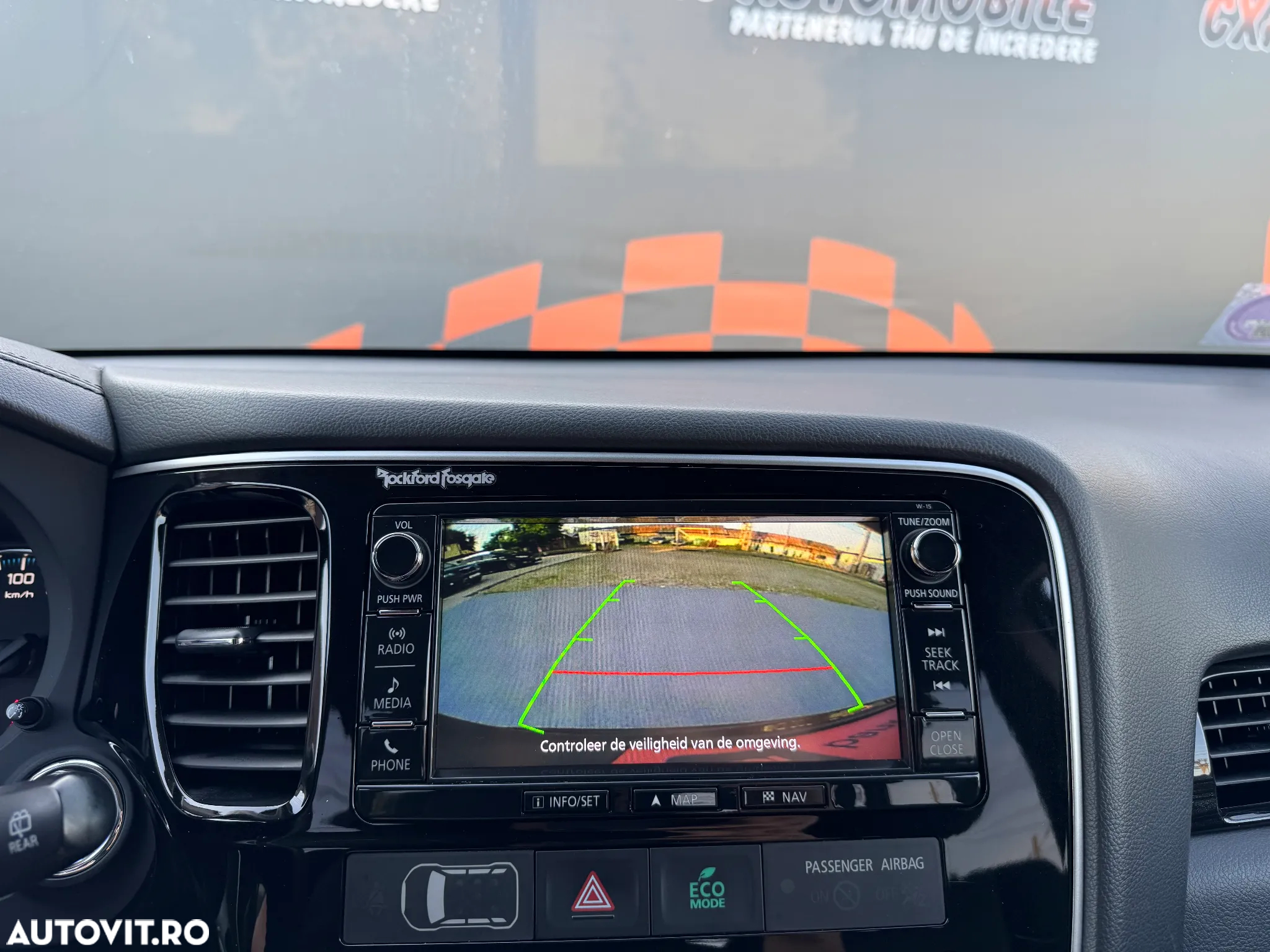 Mitsubishi Outlander 2.0 4WD Plug-In Hybrid - 20