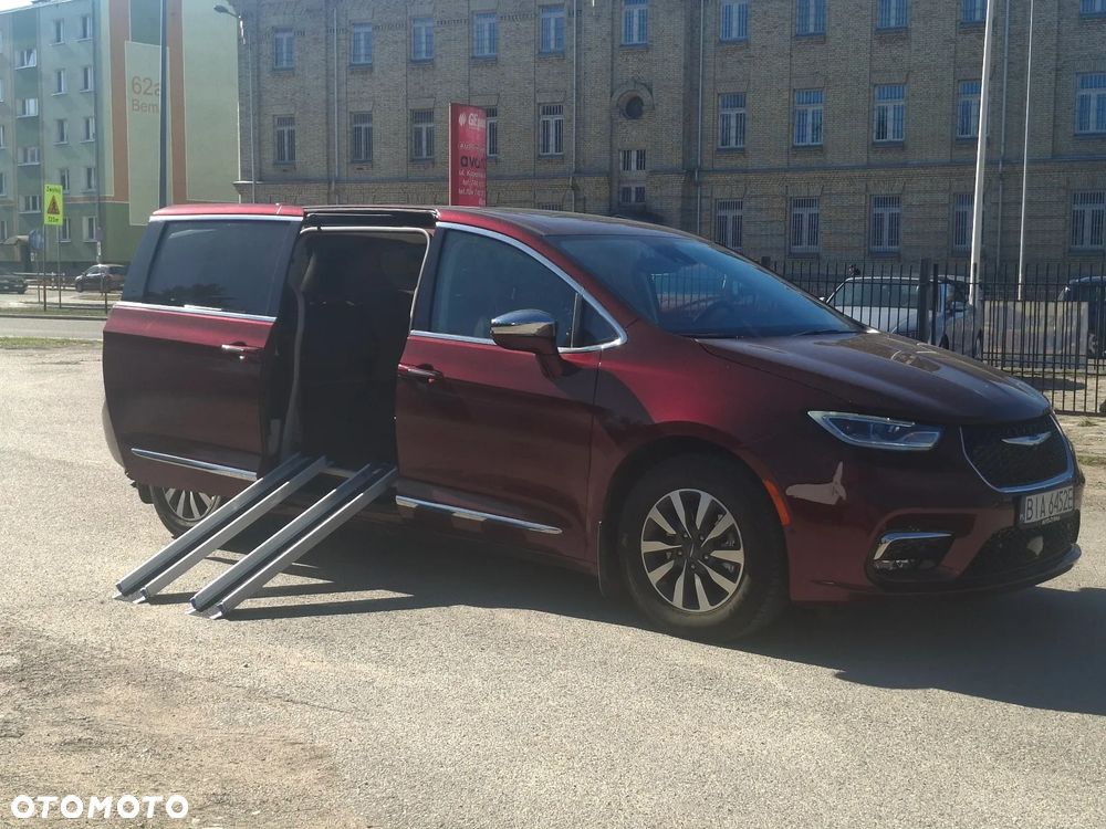Chrysler Pacifica - 29