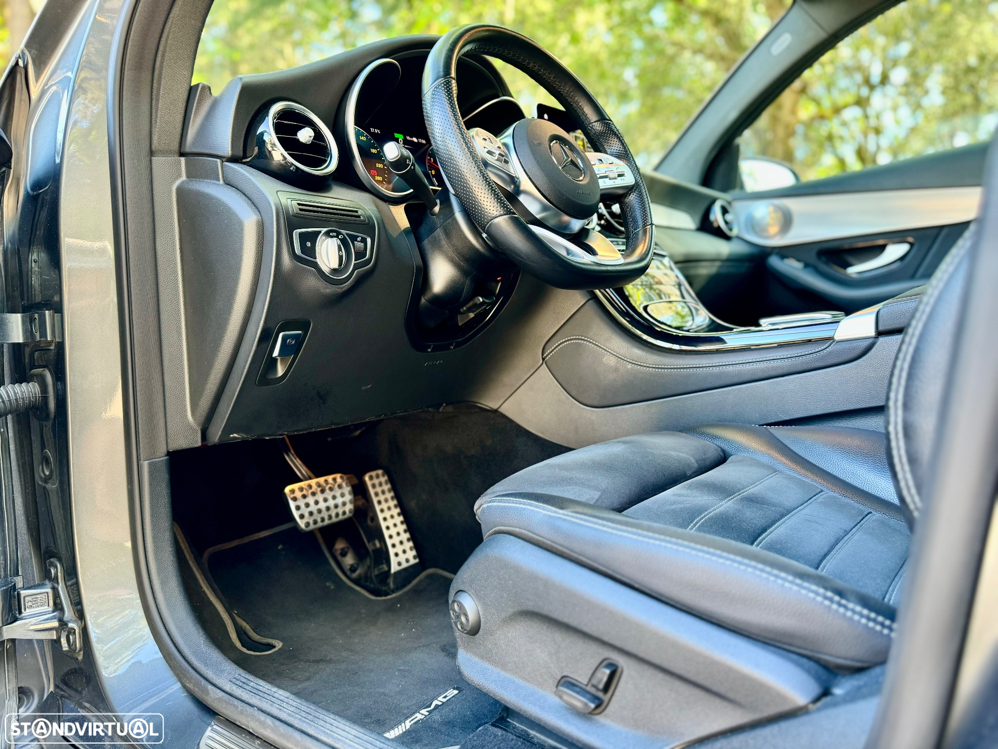 Mercedes-Benz GLC 300 Coupe de 4Matic 9G-TRONIC AMG Line Plus - 19