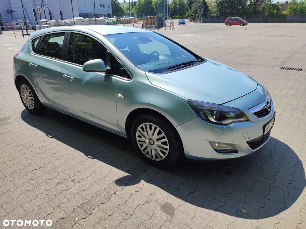 Opel Astra 1.6 Turbo Automatik - 2