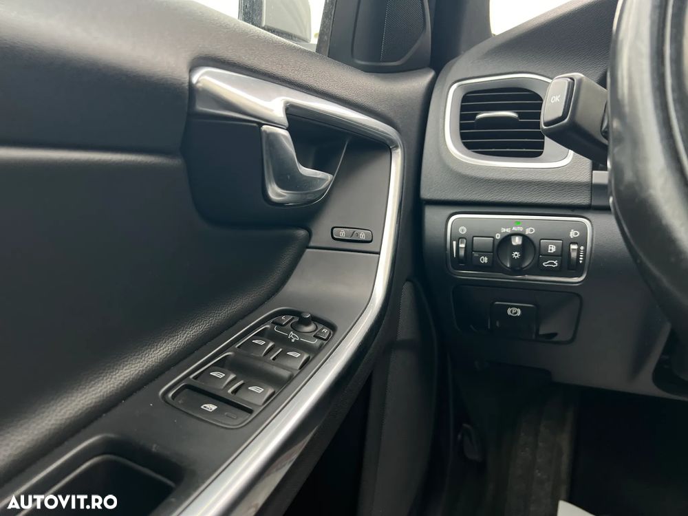 Volvo V60 D2 Basic - 16