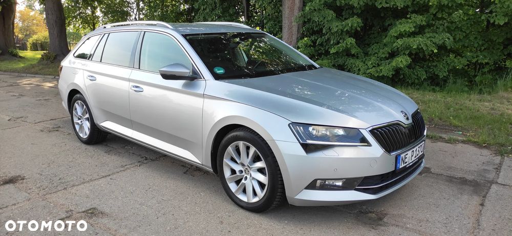 Skoda Superb 2.0 TDI DSG Ambition - 38