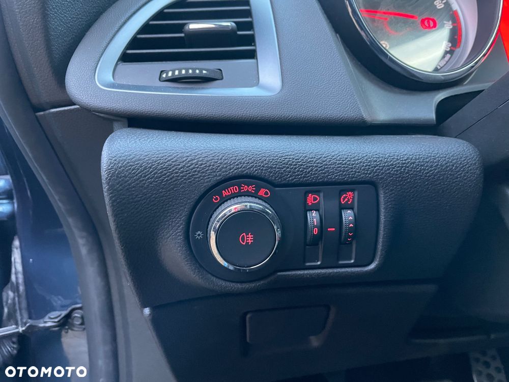 Opel Astra 1.4 Turbo Edition - 28