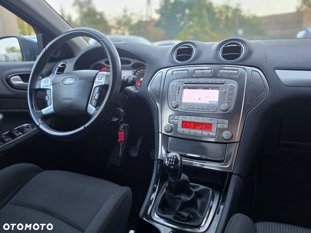 Ford Mondeo - 29