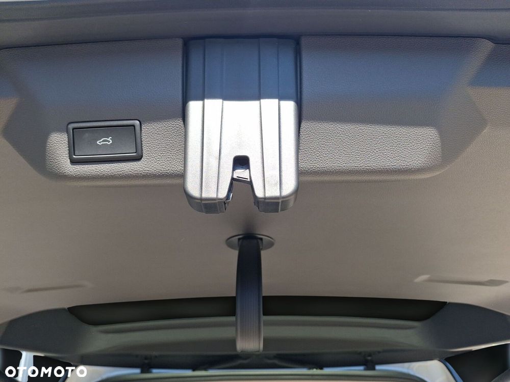 Volkswagen Multivan - 19