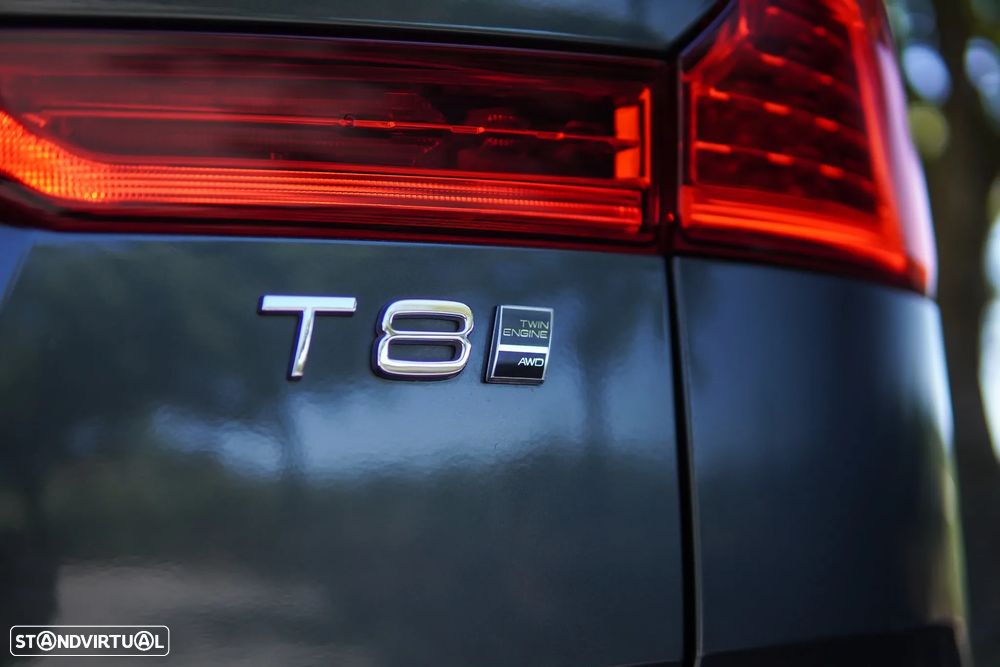 Volvo XC 60 2.0 T8 PHEV Momentum Plus AWD - 25