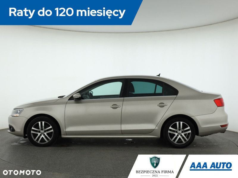 Volkswagen Jetta - 3