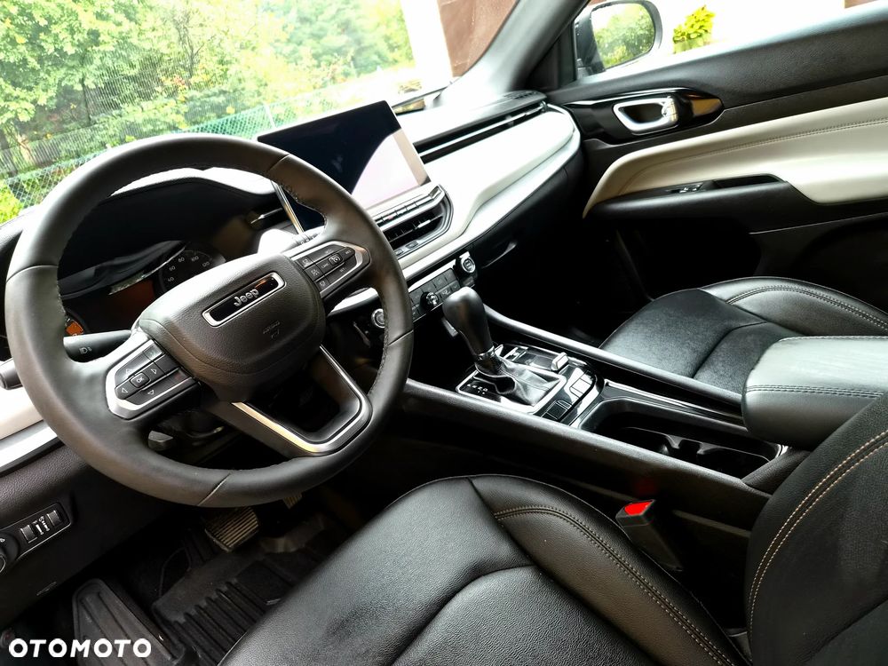 Jeep Compass - 28