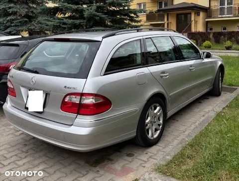 Mercedes-Benz Klasa E 320 4-Matic T Classic - 4