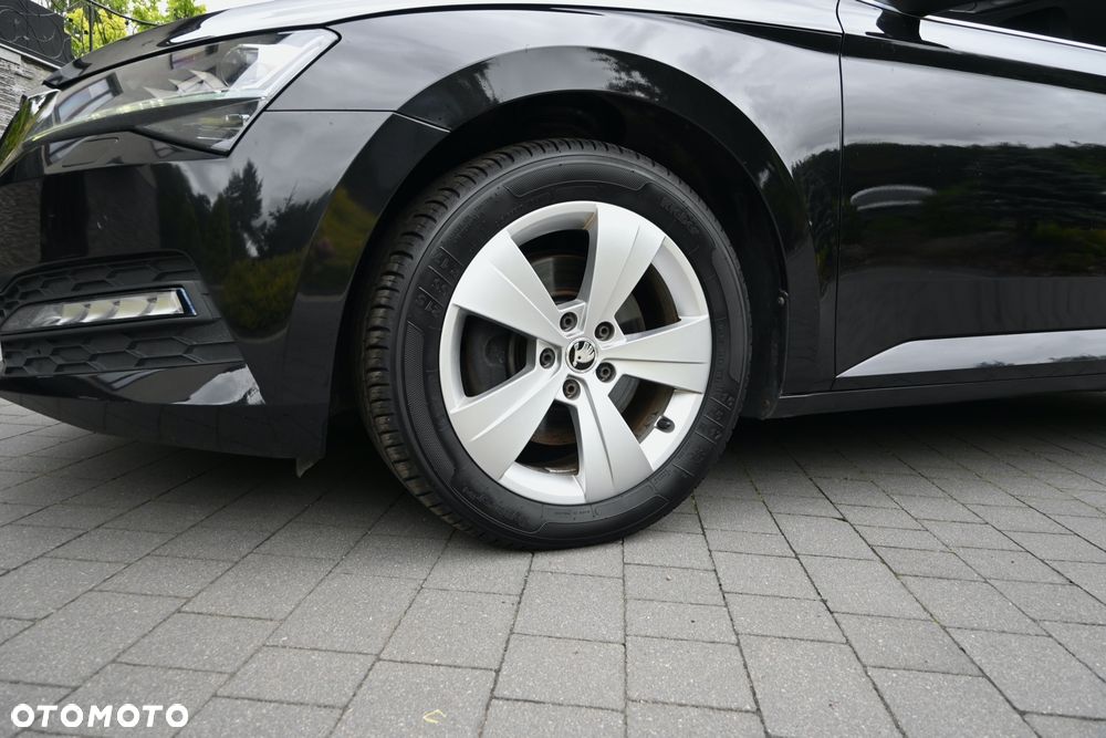 Skoda Superb 2.0 TDI SCR Sportline DSG - 37
