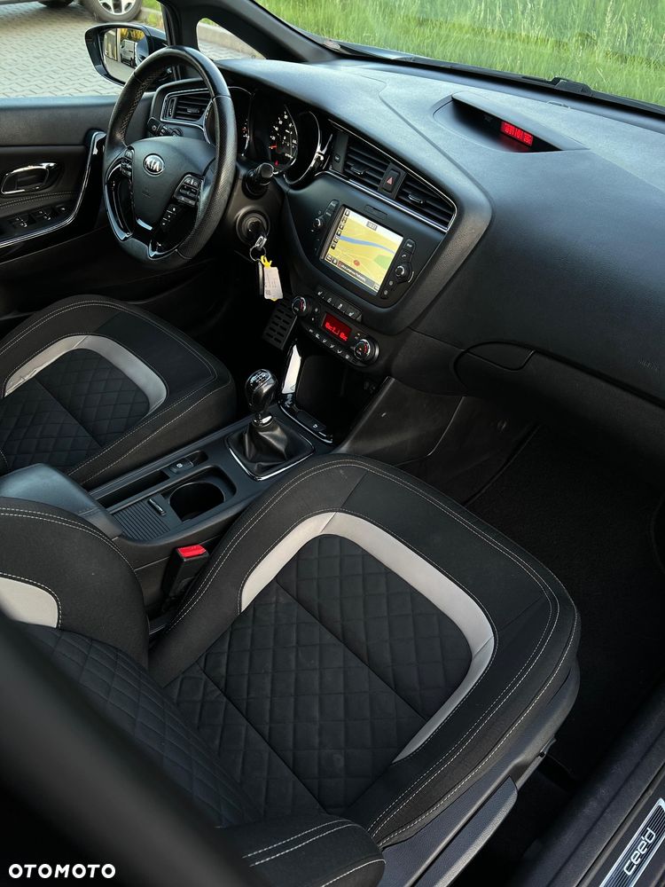 Kia Ceed 1.6 CRDi GT Line - 11